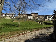 39 E salgo a visitare la bella contrada di Camonier (640 m)